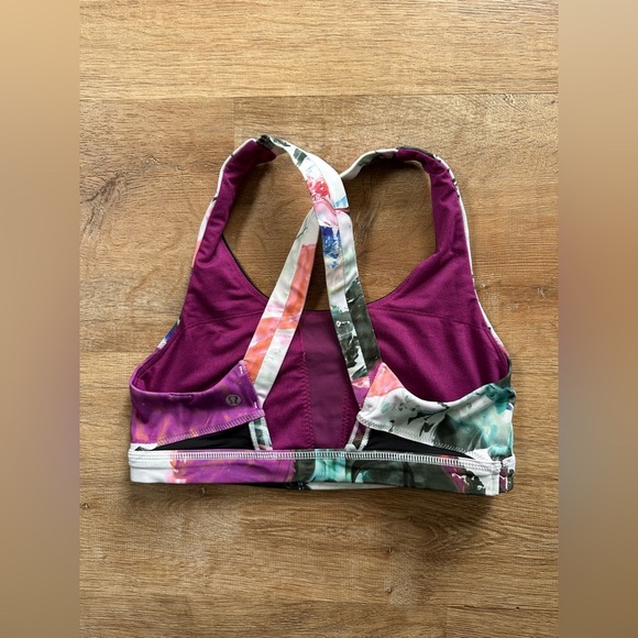 Lululemon Run: Stuff Your Bra II Size 6
Pigment Wave Multi / Black - Picture 5 of 8